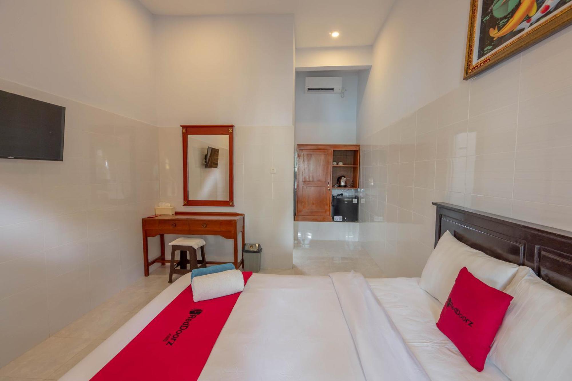 红多兹Plus酒店-新加拉惹 外观 照片
